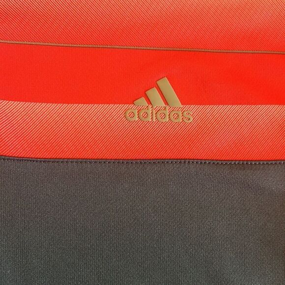 ((3 PIECE)) MENS SIZE SMALL BUNDLE TWO ADIDAS GOLF POLOS AND NWT UNDER ARMOUR T - Picture 6 of 7